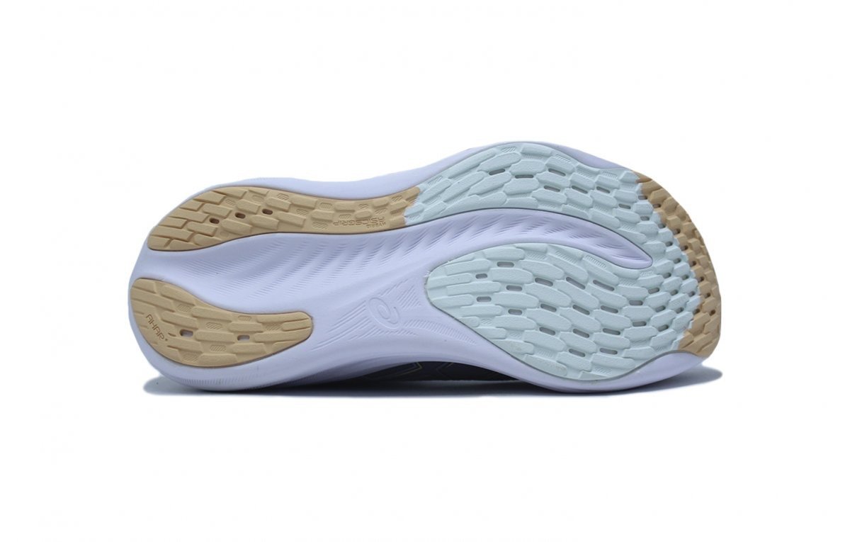 Tenis Asics Gel-Nimbus 26 - feminino - cinza Cinza 4