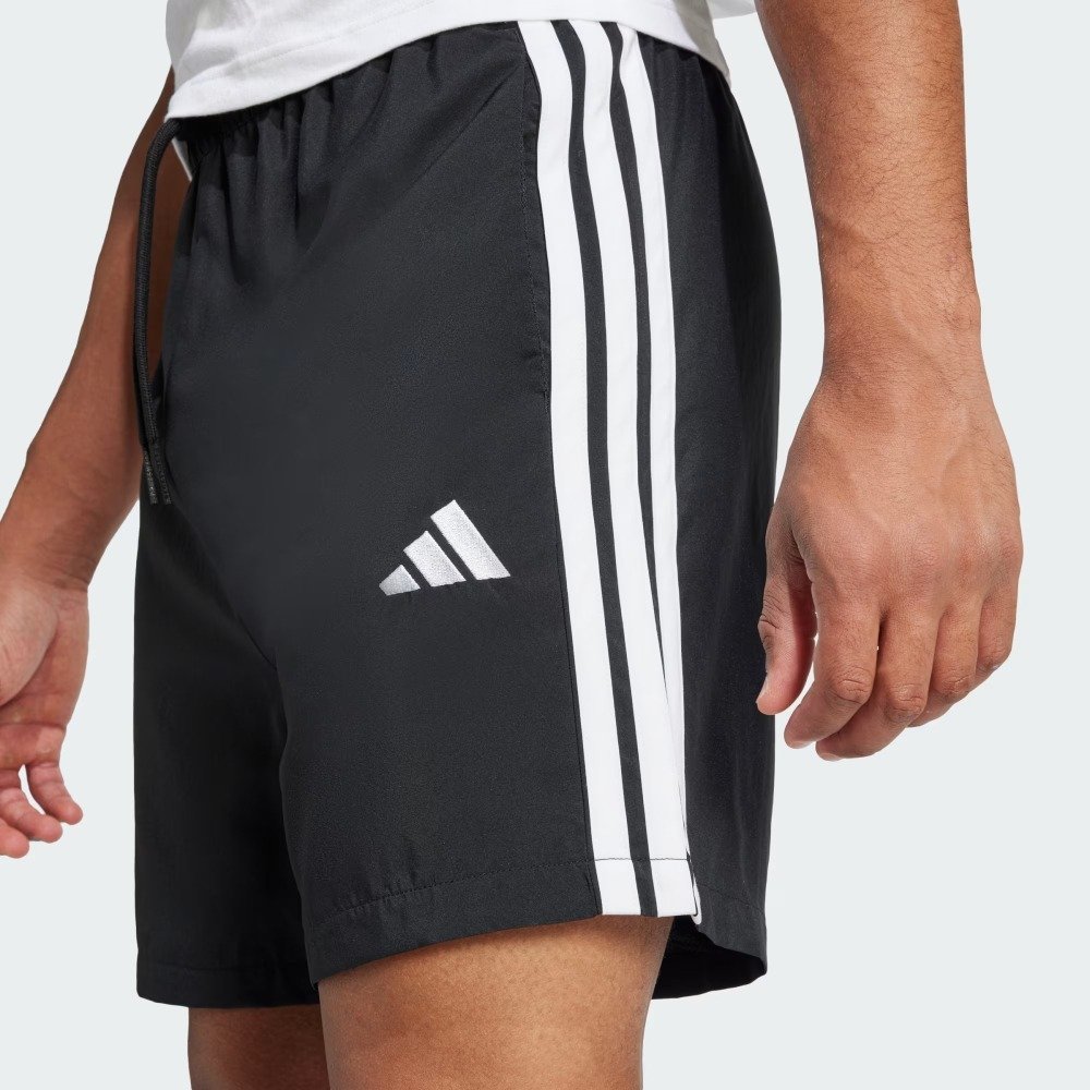 Short Adidas Essential Três Listras Chelsea - masculino - preto e branco