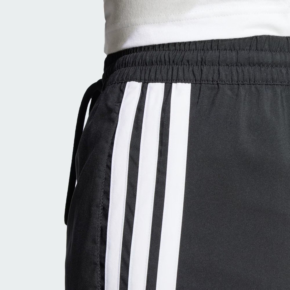 Short Adidas Essential Três Listras Chelsea - masculino - preto e branco Preto 2