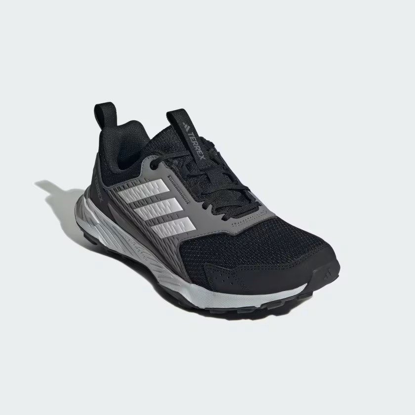 Tênis Adidas Tracefinder 2 - feminino - preto e branco Preto 2