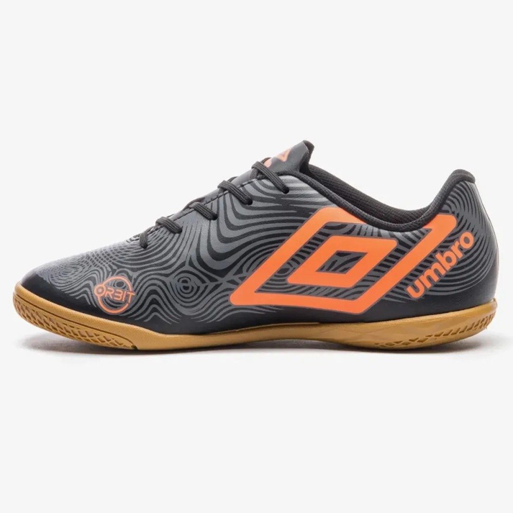 Chuteira Futsal Umbro Orbit - unissex - preto e laranja