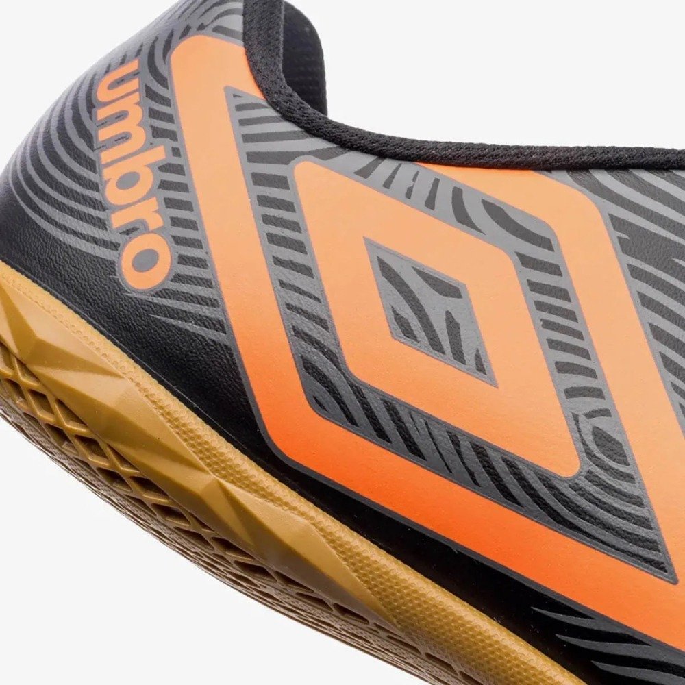 Chuteira Futsal Umbro Orbit - unissex - preto e laranja Preto 7
