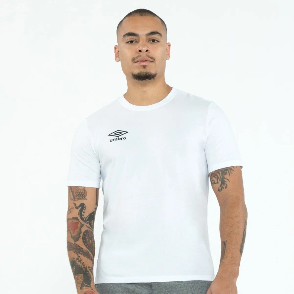 Camiseta Umbro M/C Essential - masculino - branco e preto