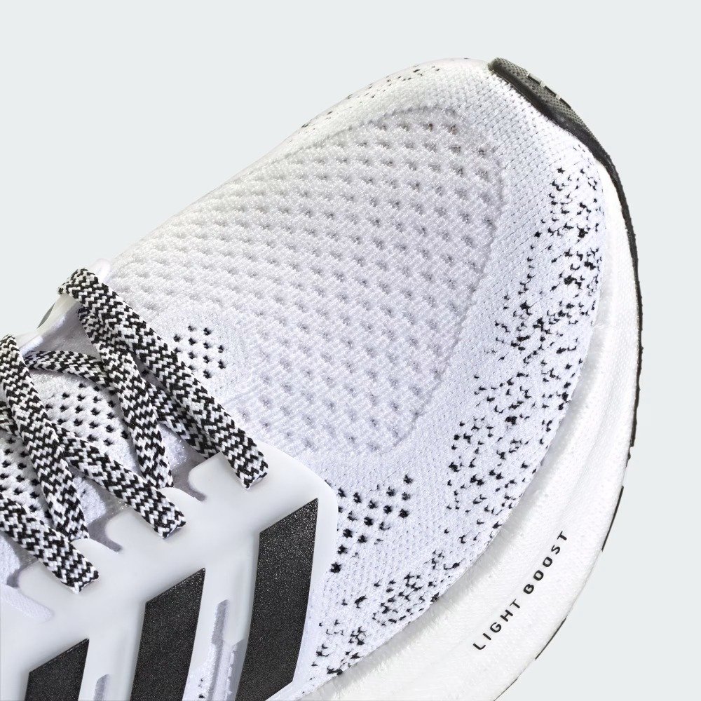 Tênis Adidas Ultraboost 5 – masculino – branco e preto Branco 8