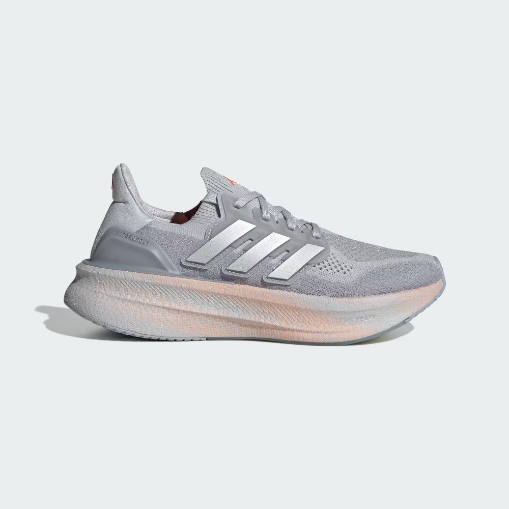 Tênis Adidas Ultraboost 5 – feminino – prata e laranja