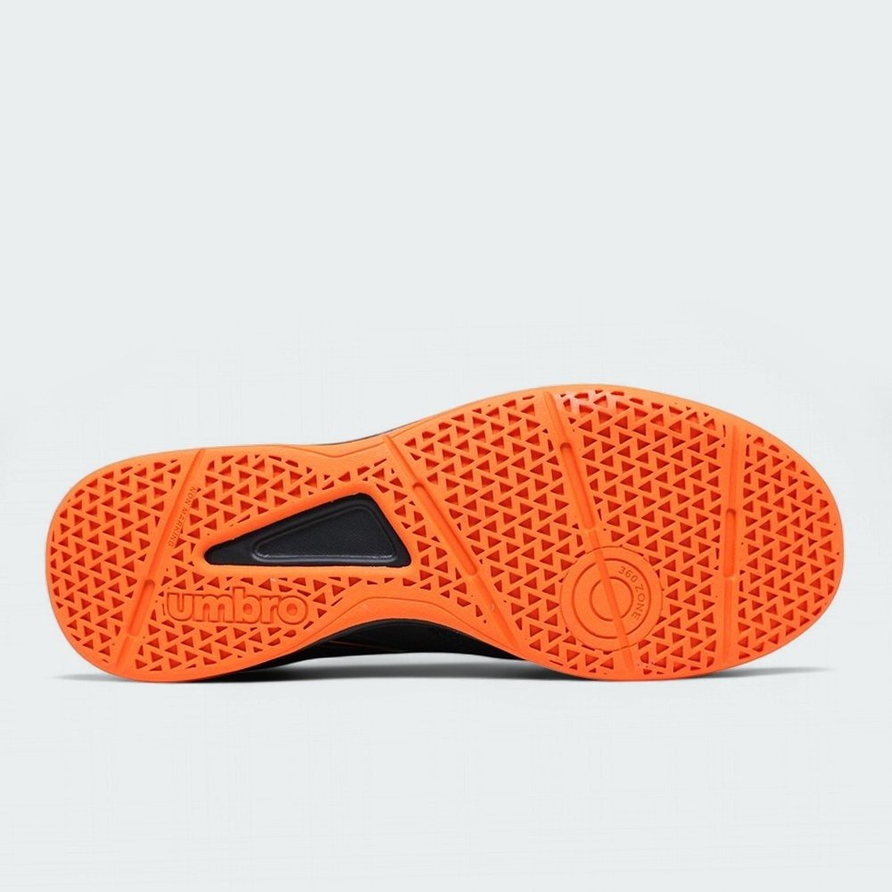 Chuteira Futsal Umbro Pro 5 Bump Club - masculino - preto e laranja Preto 4