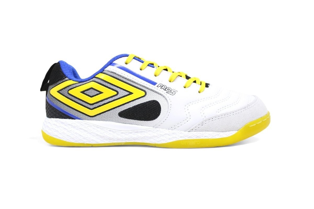 Tenis futsal Umbro Pro 5 Bump - unissex - branco e amarelo