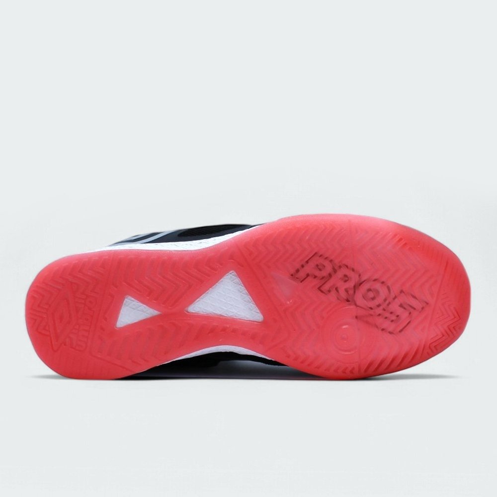 Tenis futsal Umbro Pro 5 Bump - unissex - preto e branco Preto 4