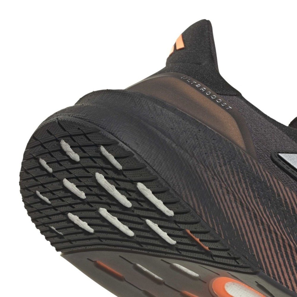 Tênis Adidas Ultraboost 5 – masculino – preto e laranja  Preto 6