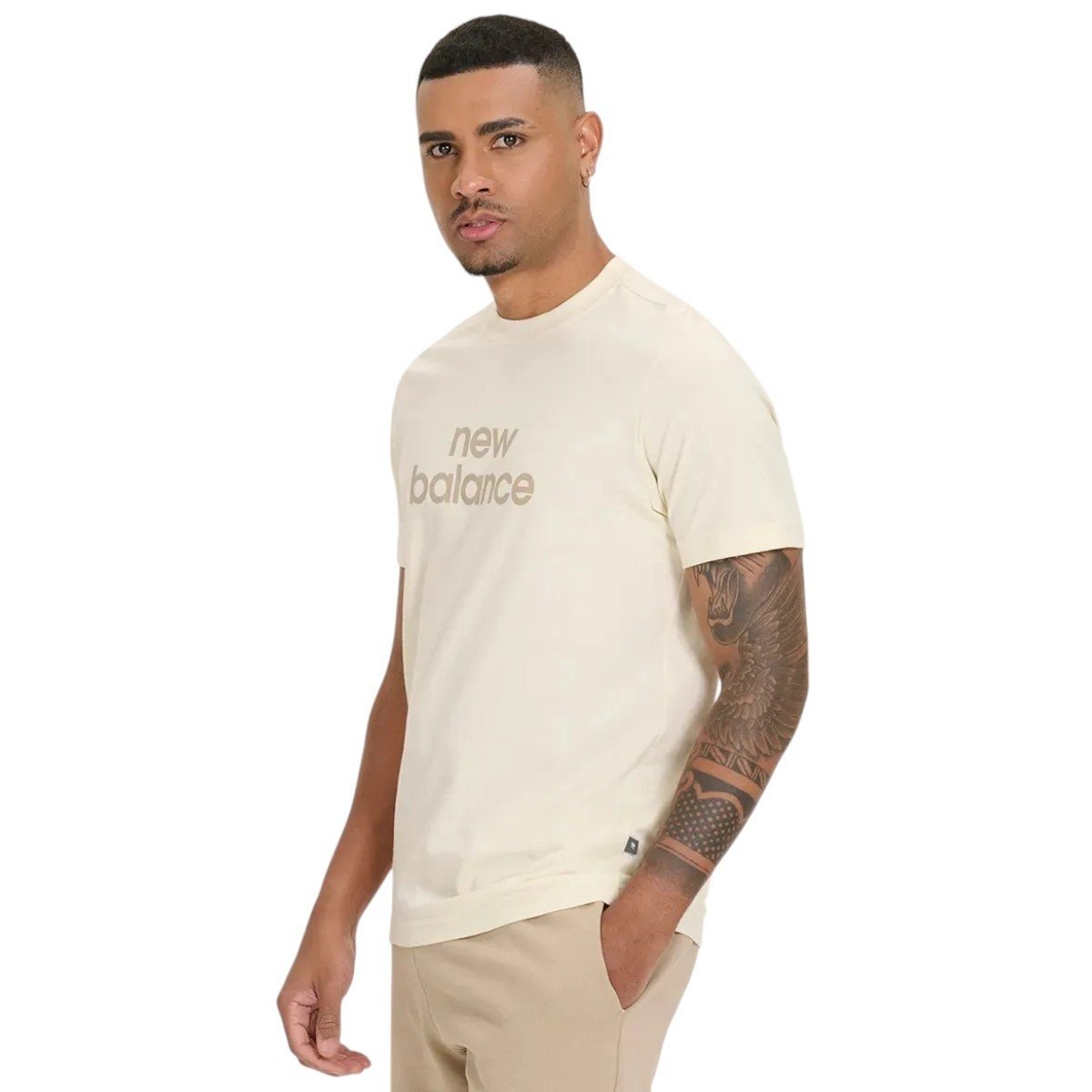 Camiseta New Balance Graphic Brand - masculino - bege Bege 2