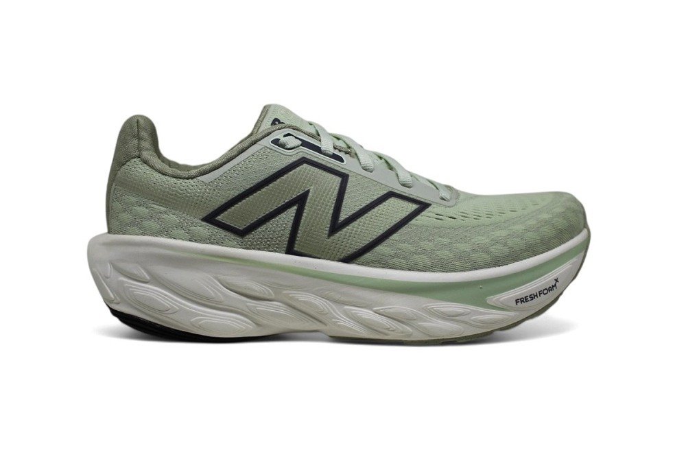 Tenis New Balance Fresh Foam X 1080 V14 - feminino - verde e branco
