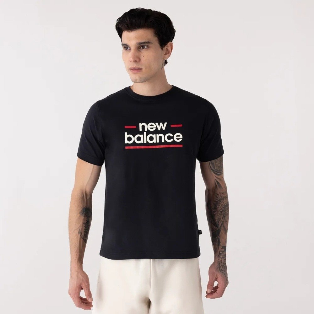 Camiseta New Balance Linear Lines - masculino - preto - vermelho e branco Preto 2