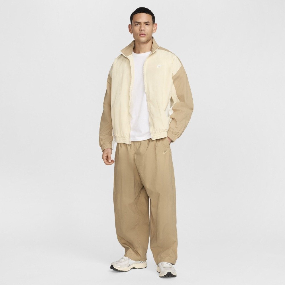 Jaqueta Nike Club Woven Oversized Track - masculino - bege e marrom