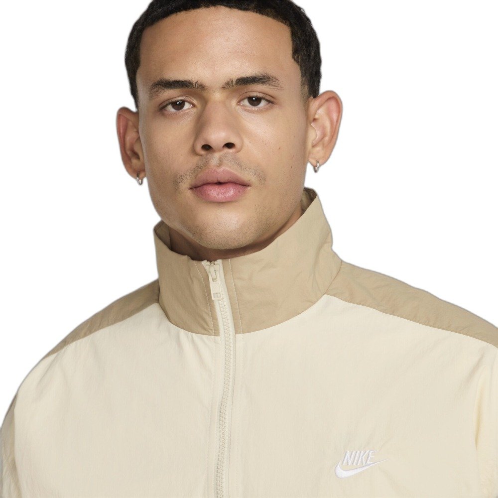 Jaqueta Nike Club Woven Oversized Track - masculino - bege e marrom Bege 4