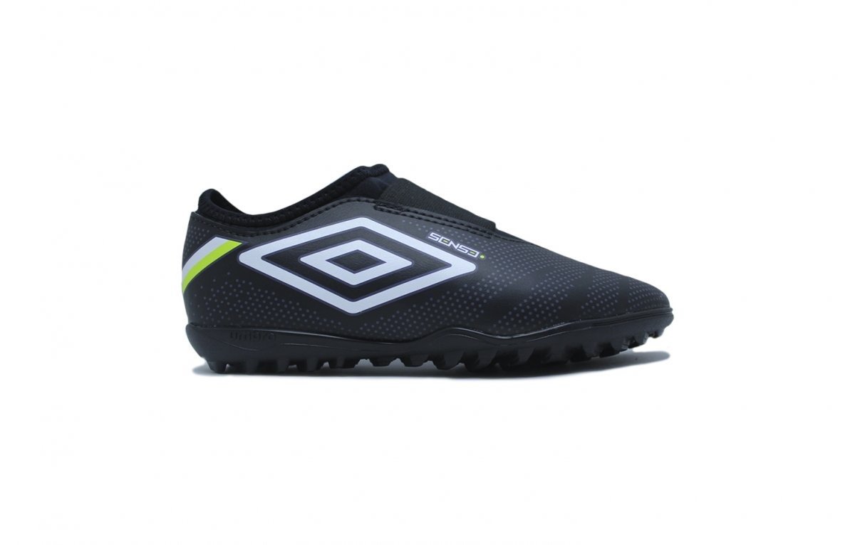 Chuteira society Umbro Sense Kids infantil - unissex - preto e branco