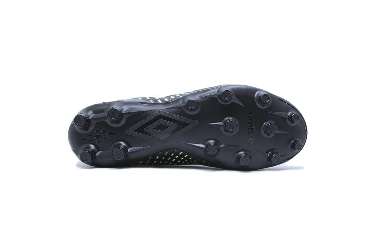 Chuteira campo Umbro Plasma - unissex - preto e amarelo Preto 4