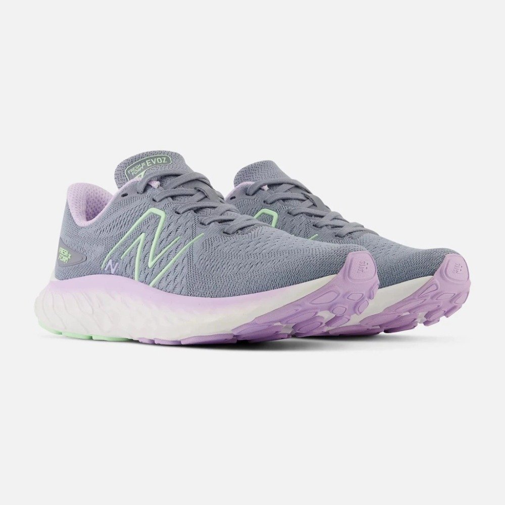 Tenis New Balance Evoz V3 - feminino - cinza e branco Cinza 3