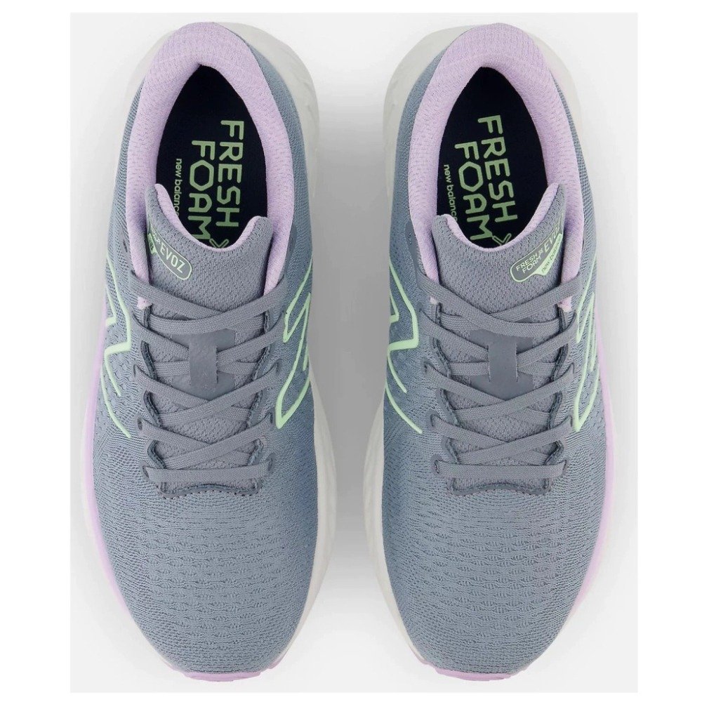 Tenis New Balance Evoz V3 - feminino - cinza e branco Cinza 4