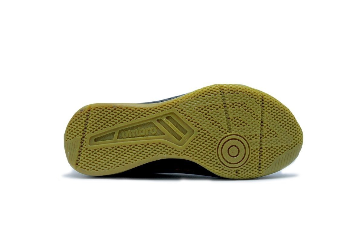 Chuteira futsal/indoor Umbro Warskin Jr infantil - unissex - preto e laranja Preto 4