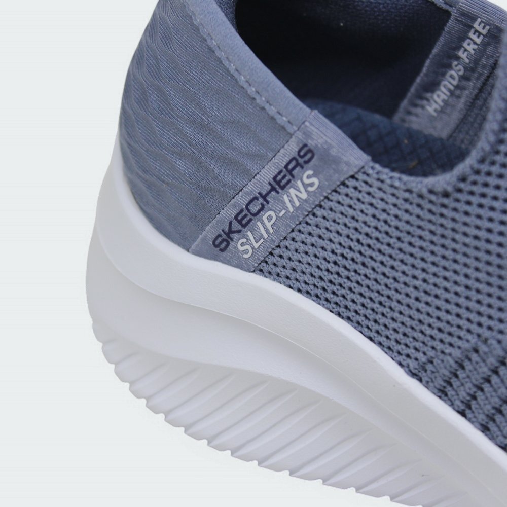 Tenis Skechers Ultra Flex 3.0 Cozy Streak - feminino - cinza claro Cinza 5