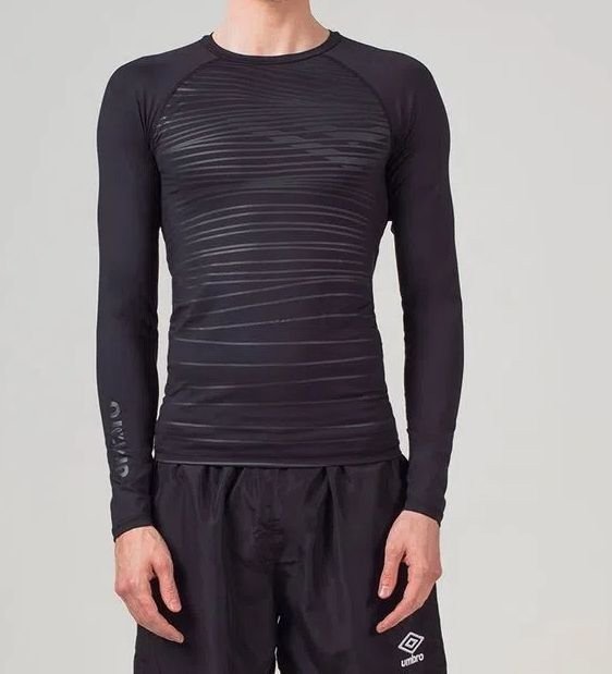 Camiseta Umbro Diamond - masculino -  preto