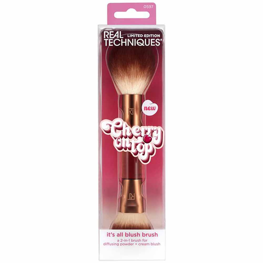 Pincel para Blush Real Techniques Cherry On Top It's All Blush Brush 1Un 2