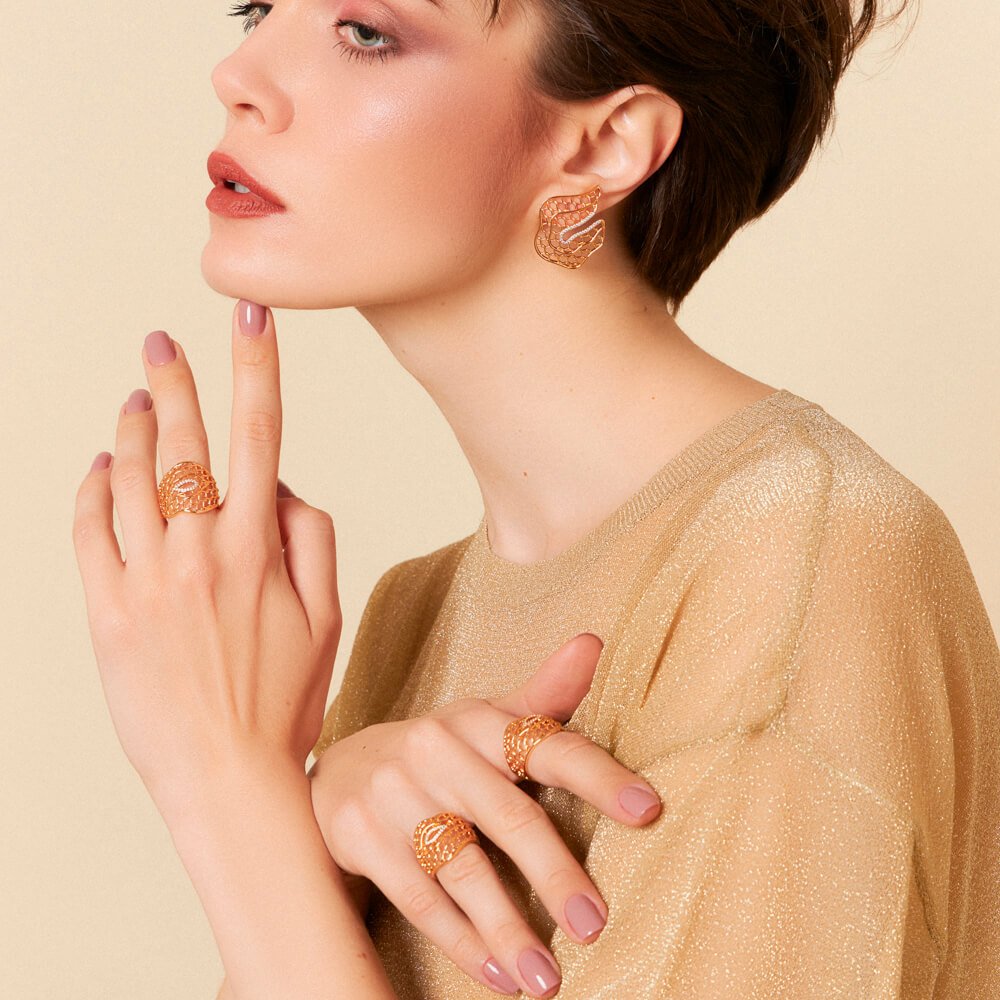 Brinco Ivy banhado em ouro com com zirconias  Dourado 3