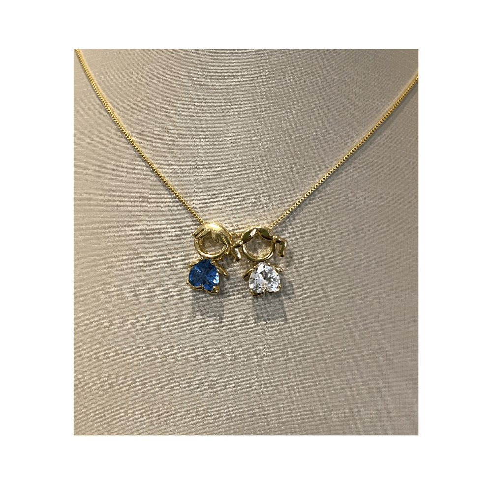 Colar mae e filhos menino e menina banhado em ouro 18k Dourado 2