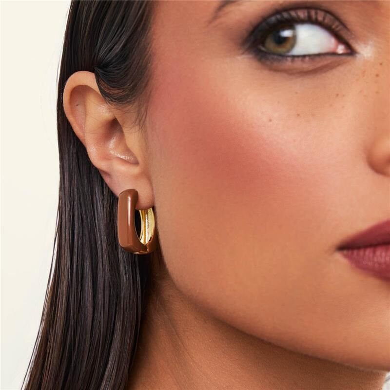 Brinco de Argola retangular esmaltado marrom banhado em ouro Dourado 2