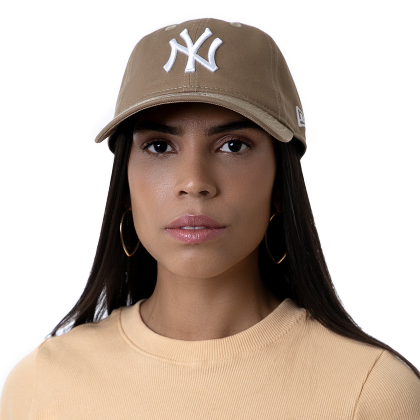 Bone New Era Feminino 9TWENTY Strapback MLB New York Yankees Aba Curva Caqui Bege 6