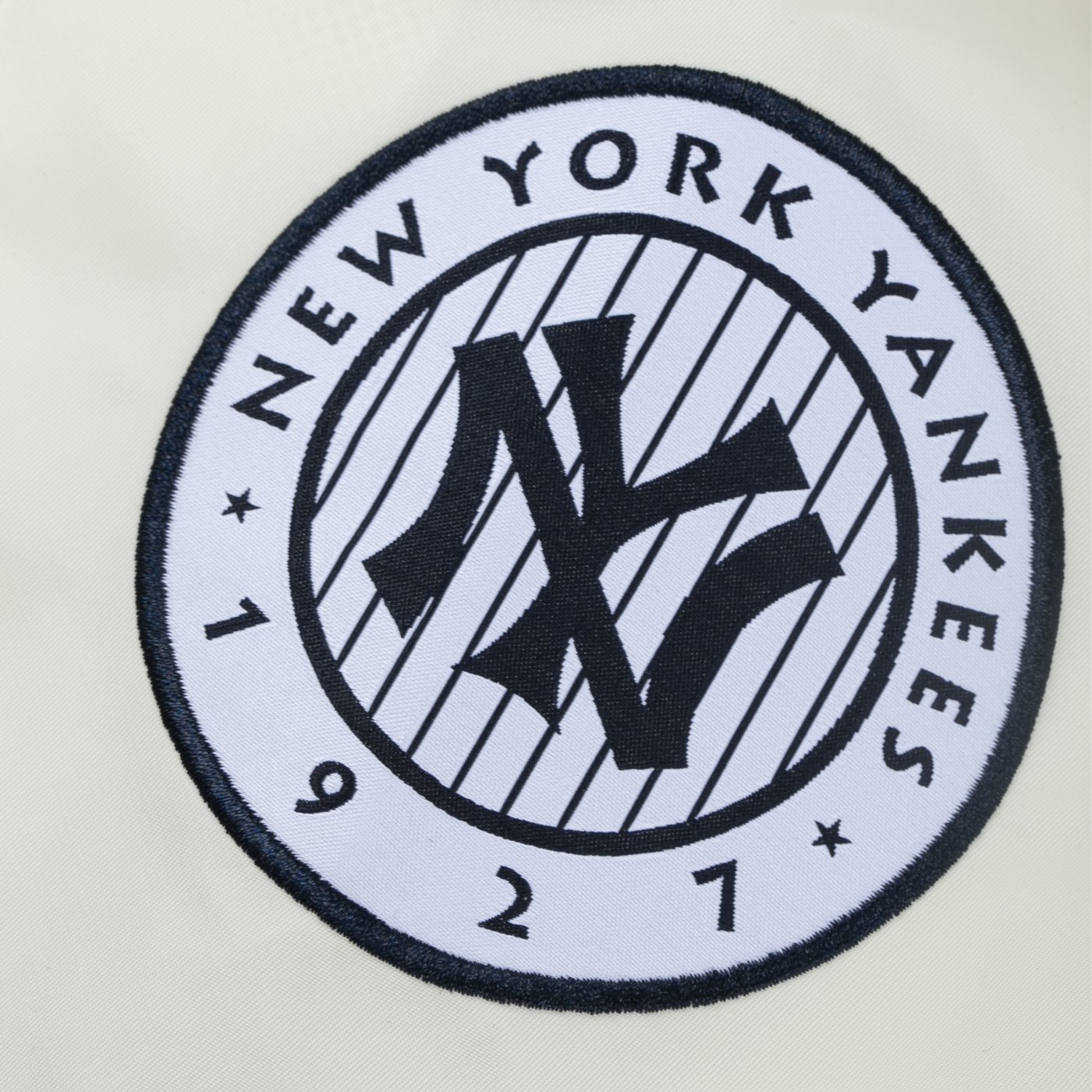 Jaqueta New Era Coach MLB New York Yankees Fanpage Off White 4