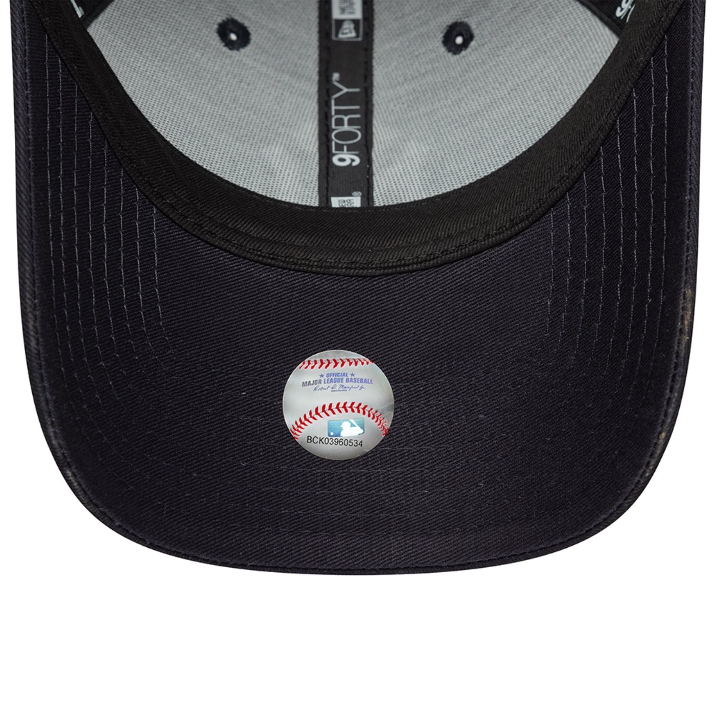 Bone New Era 9FORTY MLB New York Yankees Patch Lateral Marinho 6