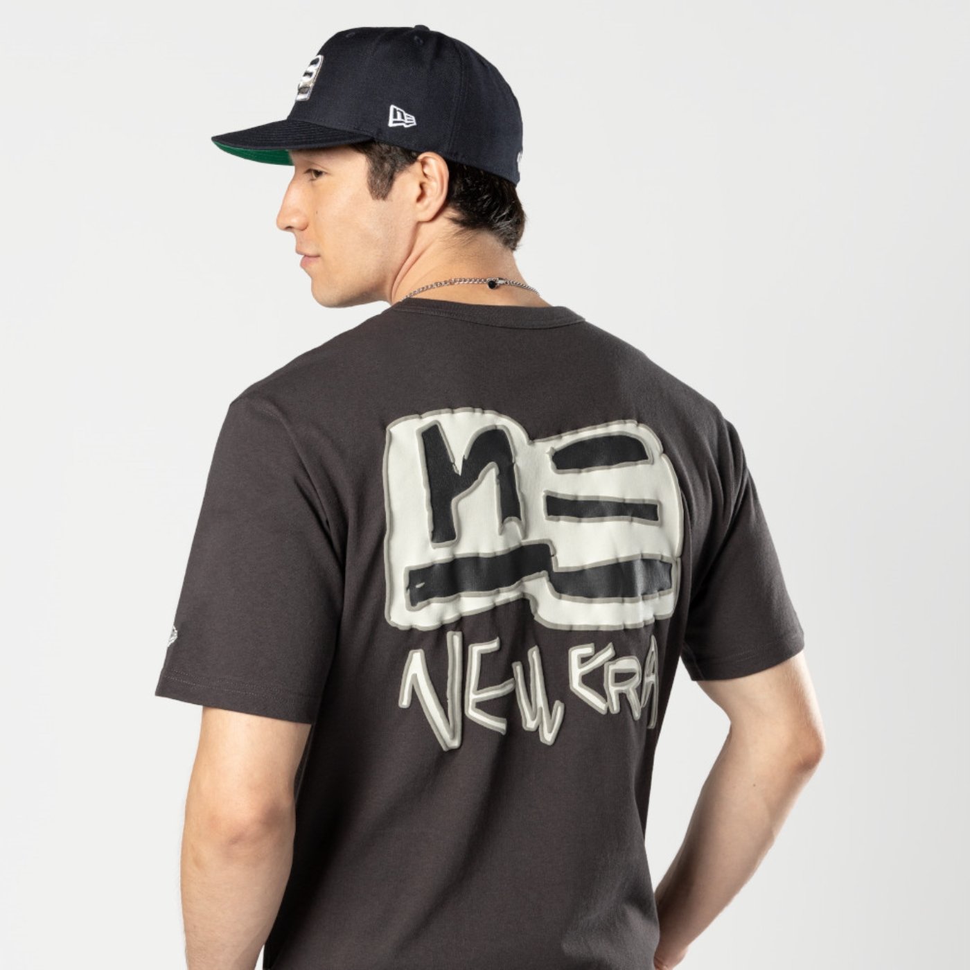 Camiseta New Era Shohei Ochiai x New Era Marrom 5