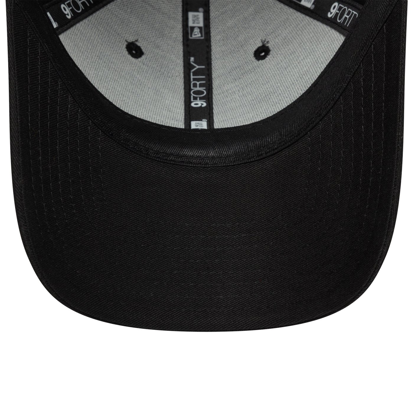 Bone New Era 9forty Liverpool Fc Fall 2025 Injection Preto Preto 4