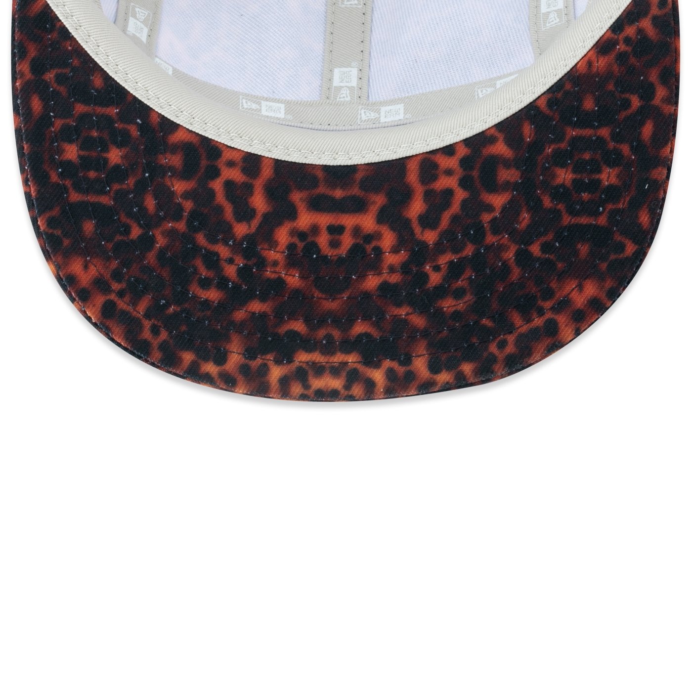 Bone New Era Camper X Chilli Beans Preto 7