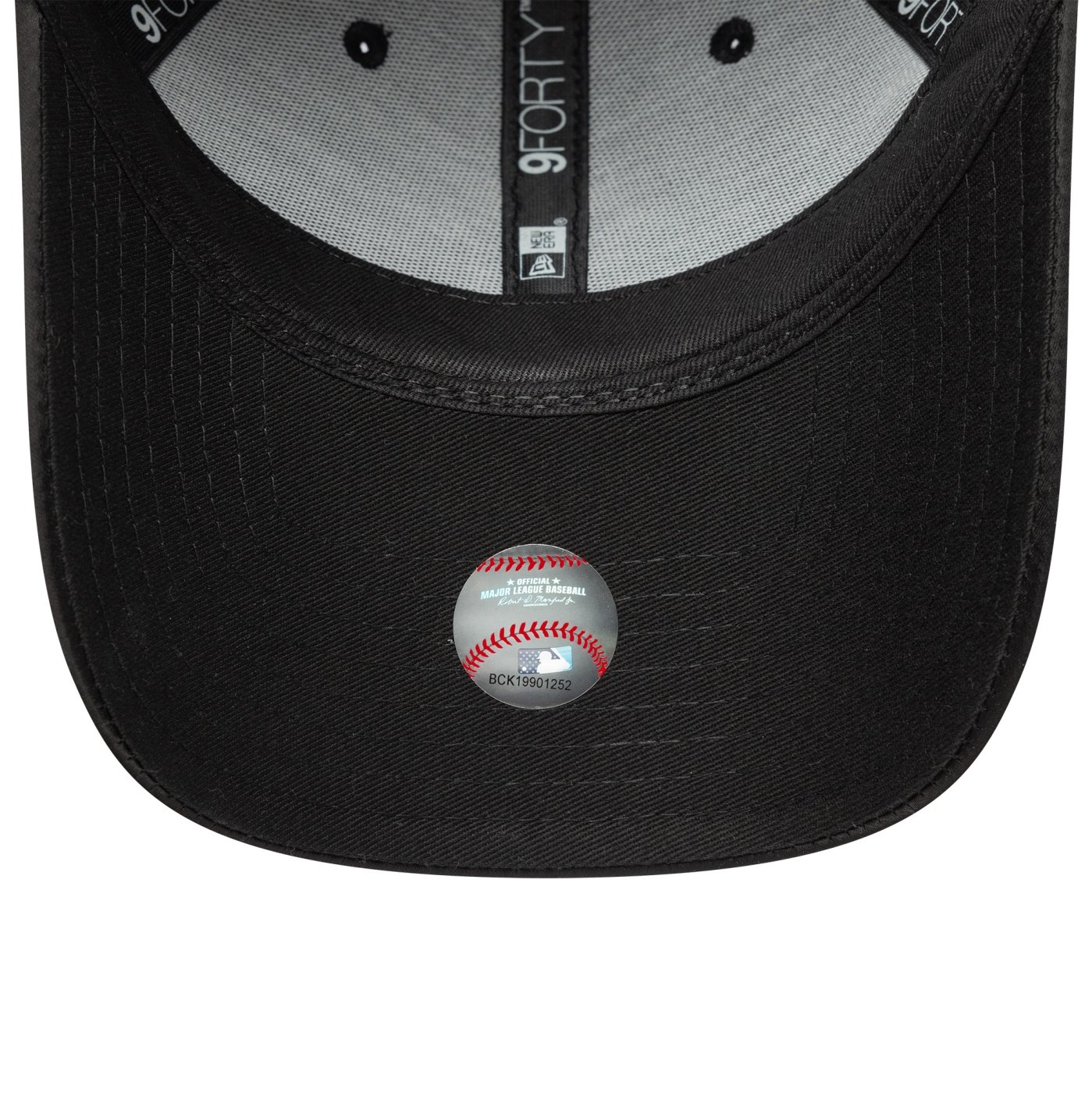 Bone New Era 9FORTY New York Yankees MLB Preto Preto 2