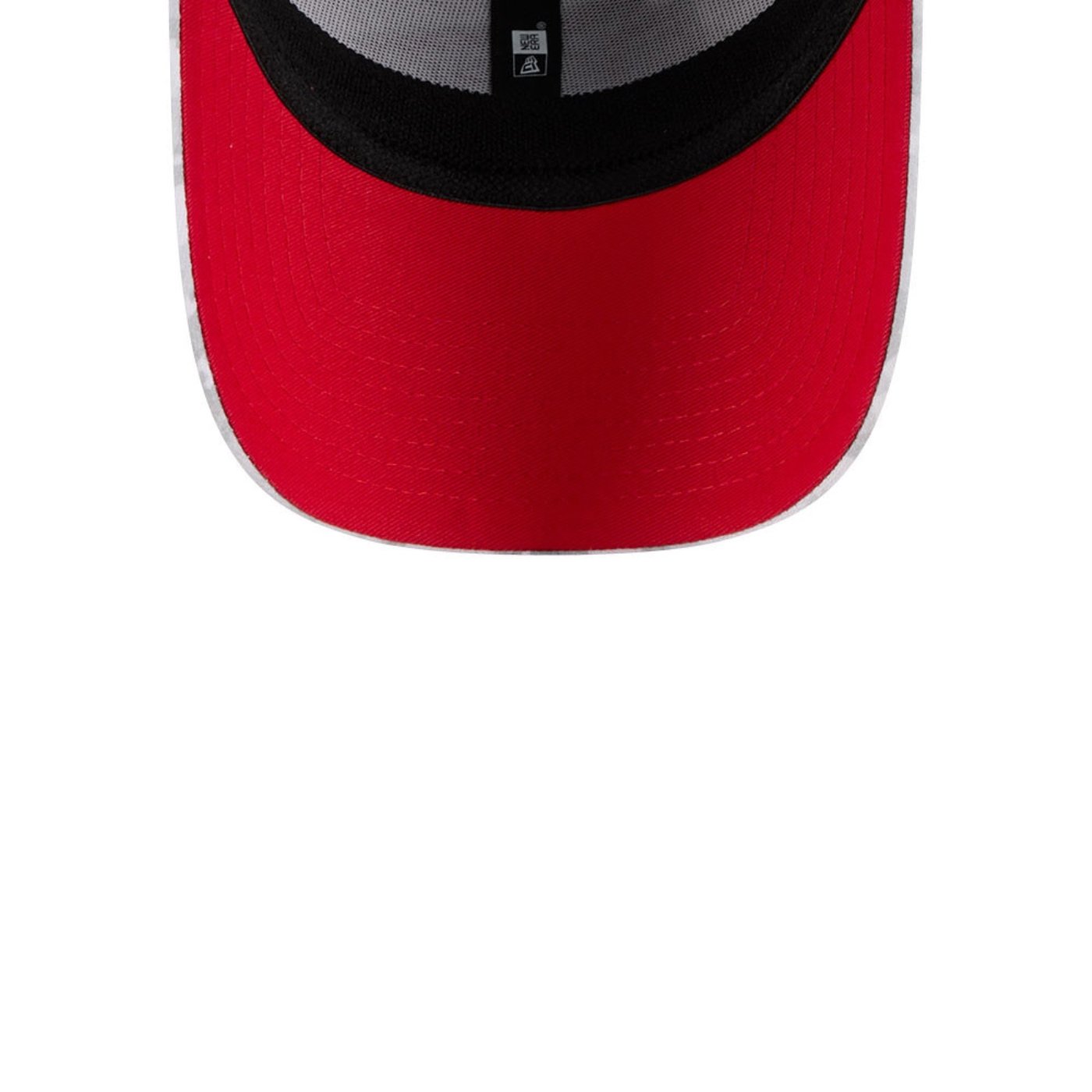 Bone New Era 39THIRTY Kansas City Chiefs NFL Salute Service 2025 Vermelho Cinza 7