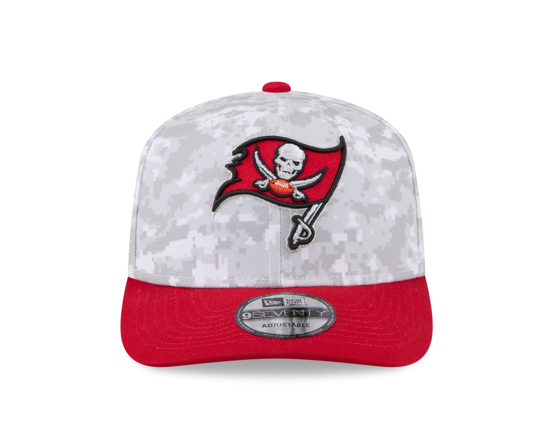 Bone New Era 9SEVENTY Tampa Bay Buccaneers NFL Salute Service 2025 Militar Cinza/Vermelho 2