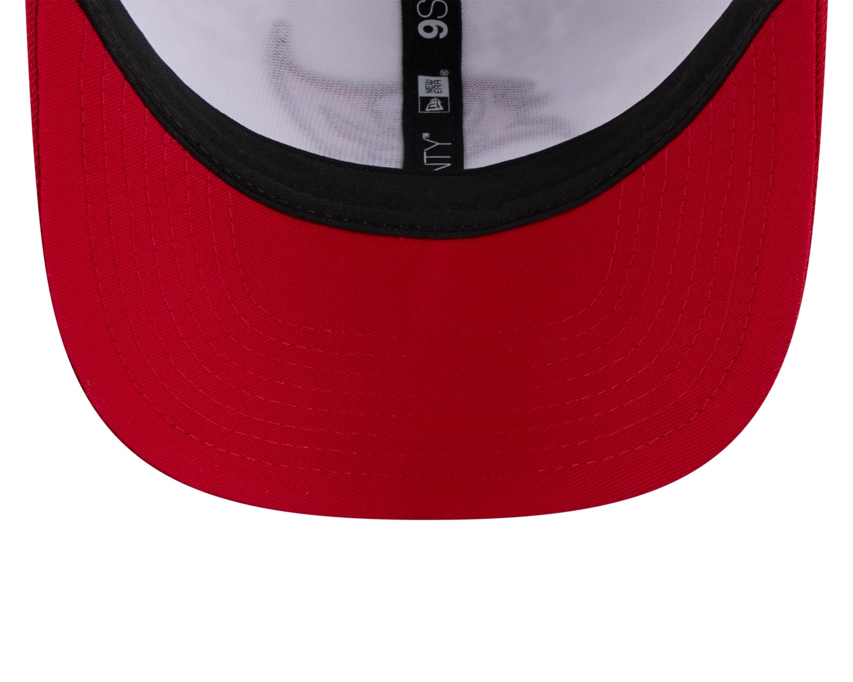 Bone New Era 9SEVENTY Tampa Bay Buccaneers NFL Salute Service 2025 Militar Cinza/Vermelho 7