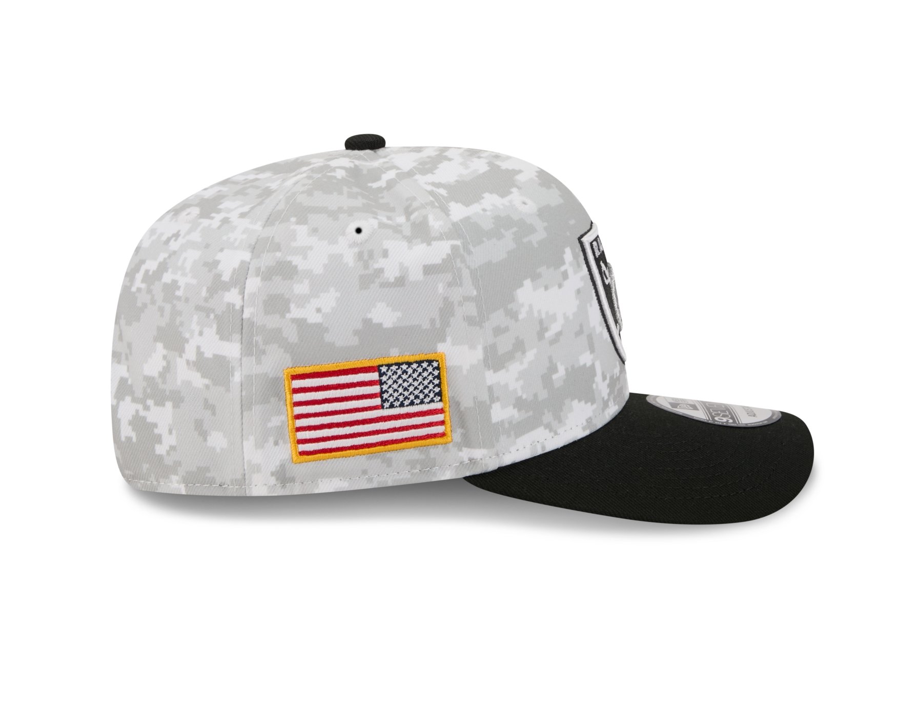 Bone New Era 9SEVENTY Las Vegas Raiders NFL Salute Service 2025 Militar Cinza/Preto 6