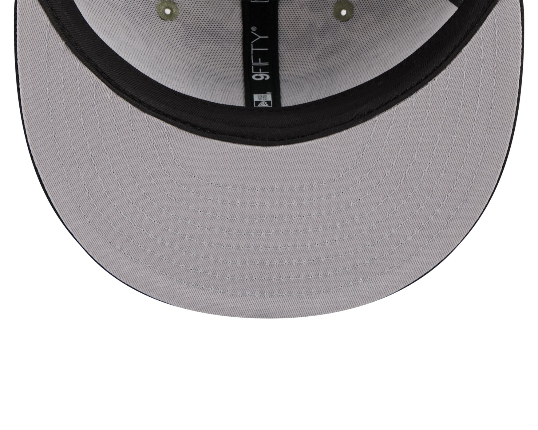 Bone New Era 9FIFTY Las Vegas Raiders NFL Salute Service 2025 Militar Militar/Preto 7