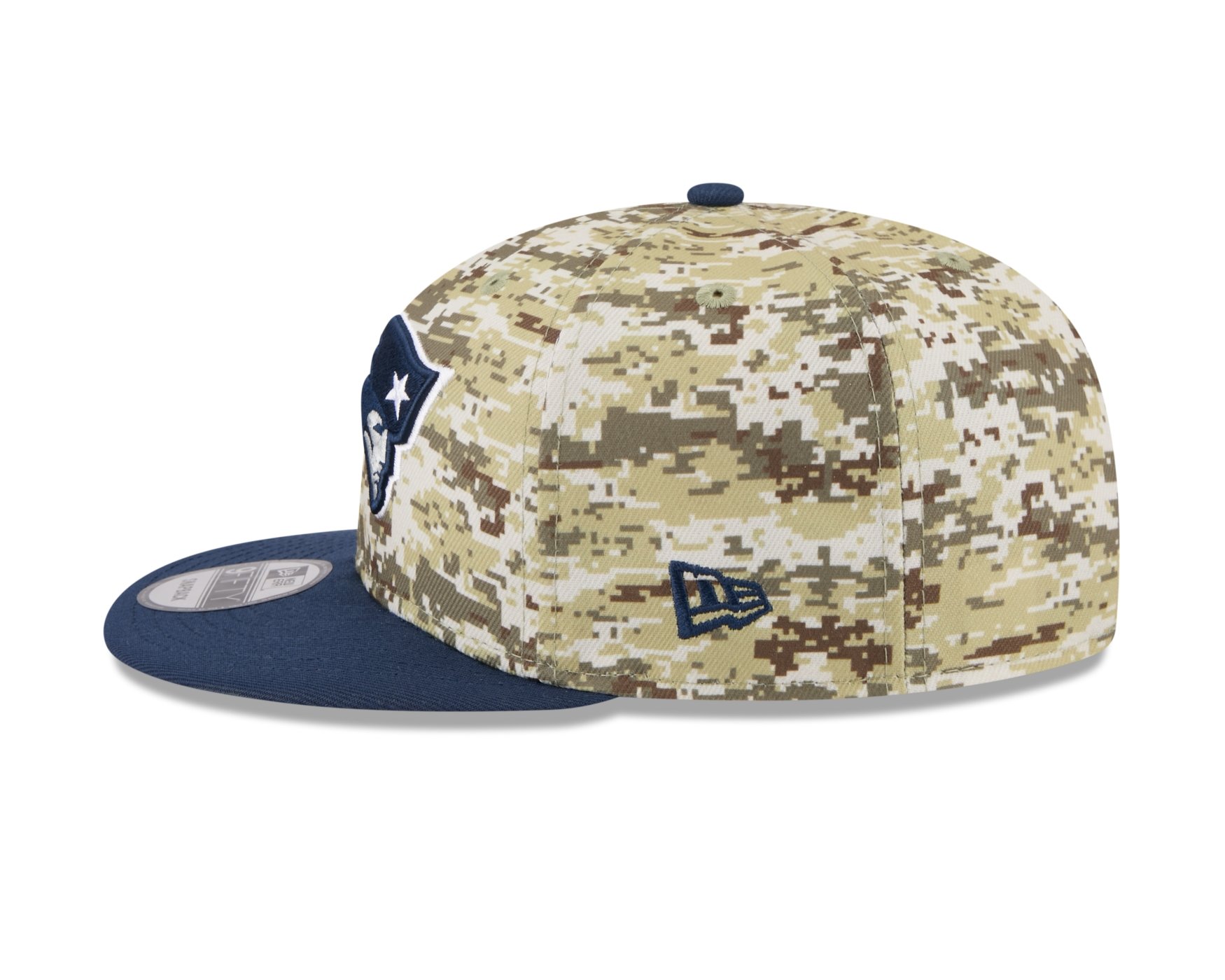 Bone New Era 9FIFTY New England Patriots NFL Salute Service 2025 Militar Militar/Azul 4