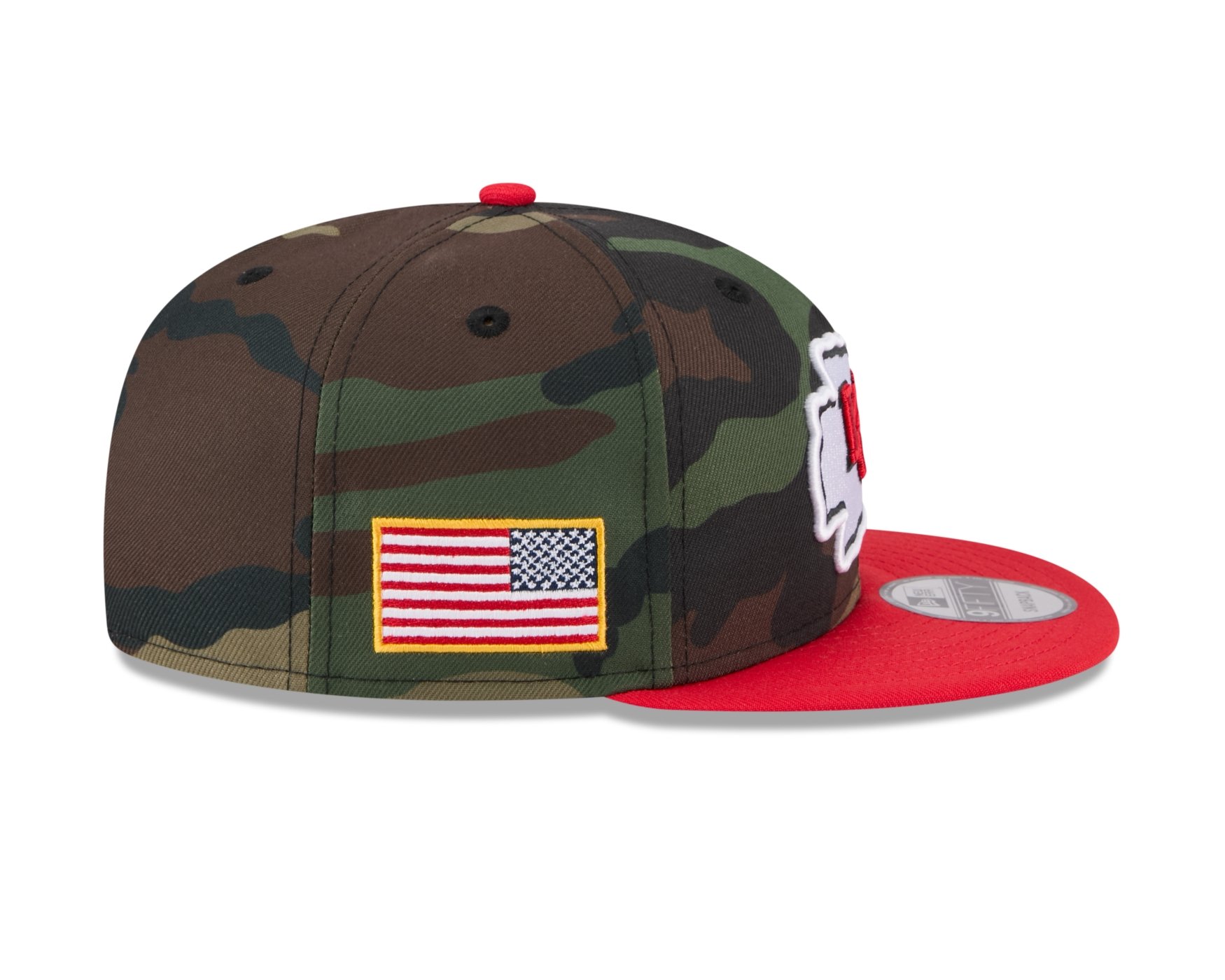 Bone New Era 9FIFTY Kansas City Chiefs NFL Salute Service 2025 Militar Militar/Vermelho 6