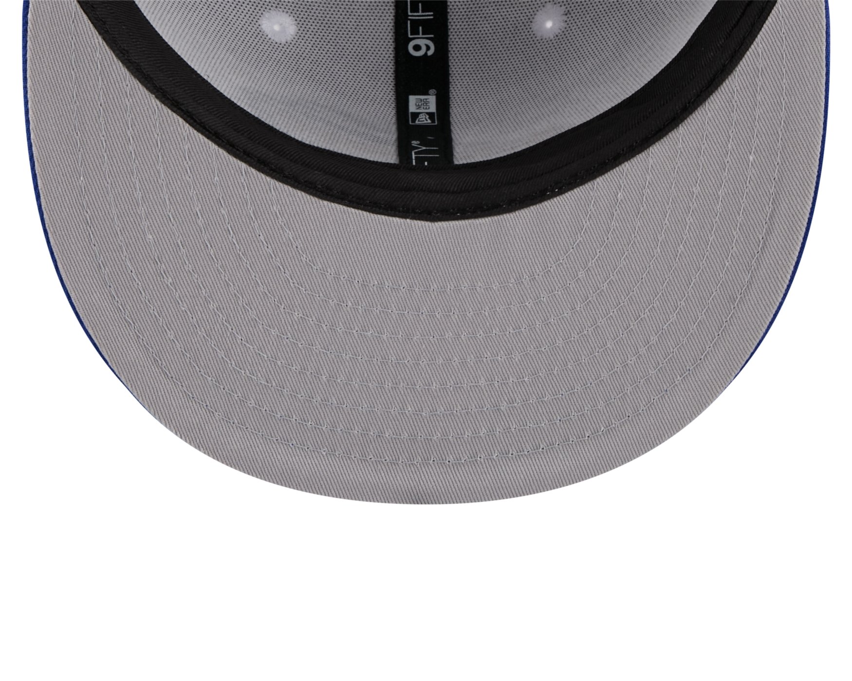 Bone New Era 9FIFTY Buffalo Bills NFL Salute Service 2025 Militar Cinza/Azul 7