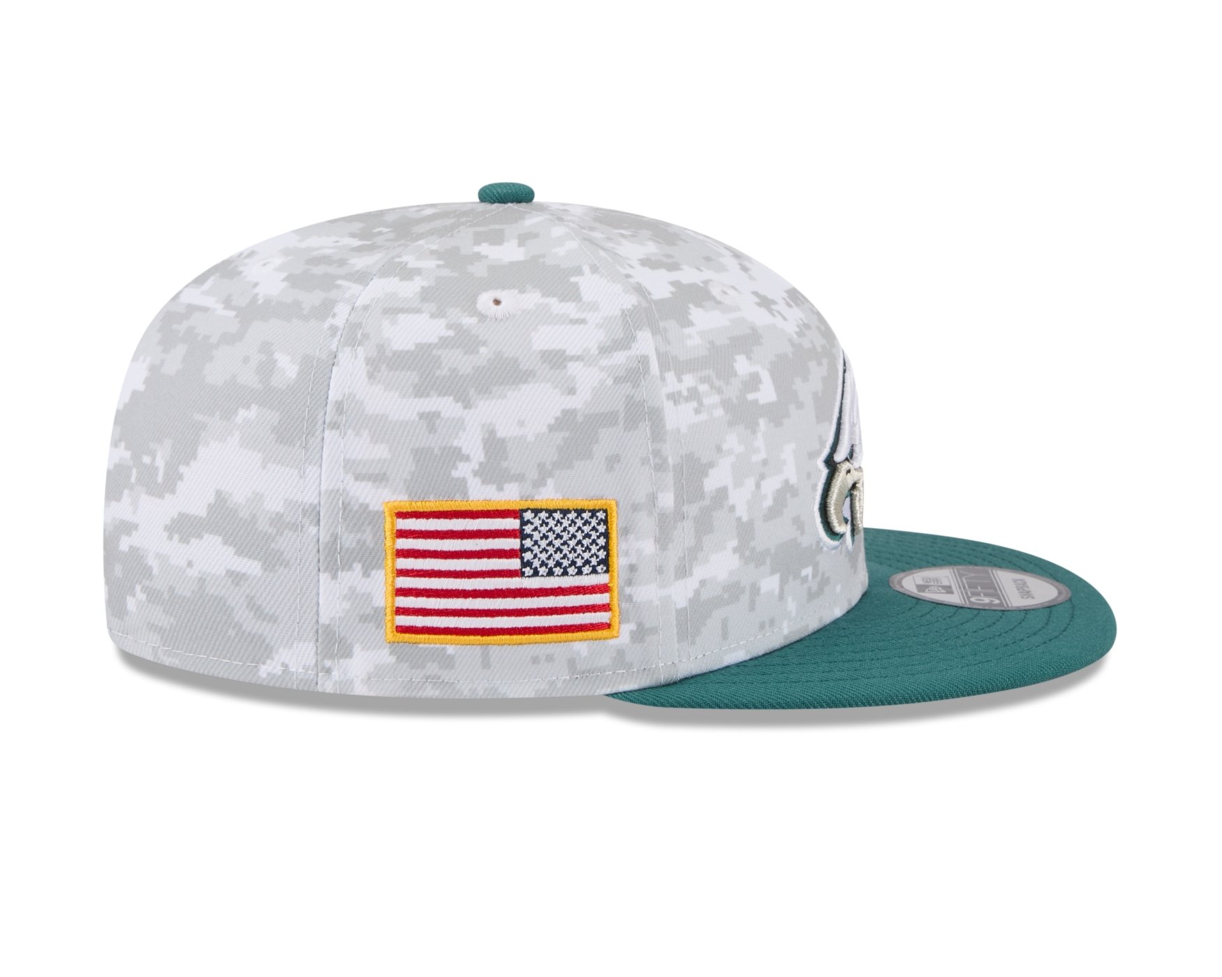 Bone New Era 9FIFTY Philadelphia Eagles NFL Salute Service 2025 Militar Cinza/Verde 6