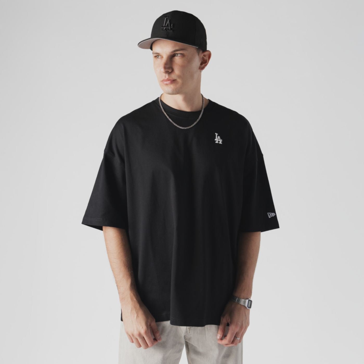 Camiseta New Era Oversize Los Angeles Dodgers MLB Preto