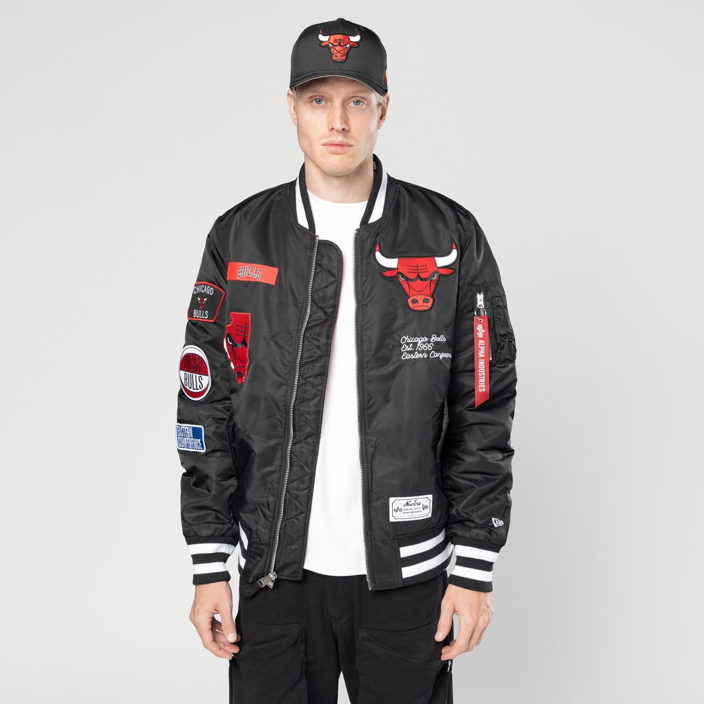 Jaqueta New Era Bomber Chicago Bulls NBA Preto