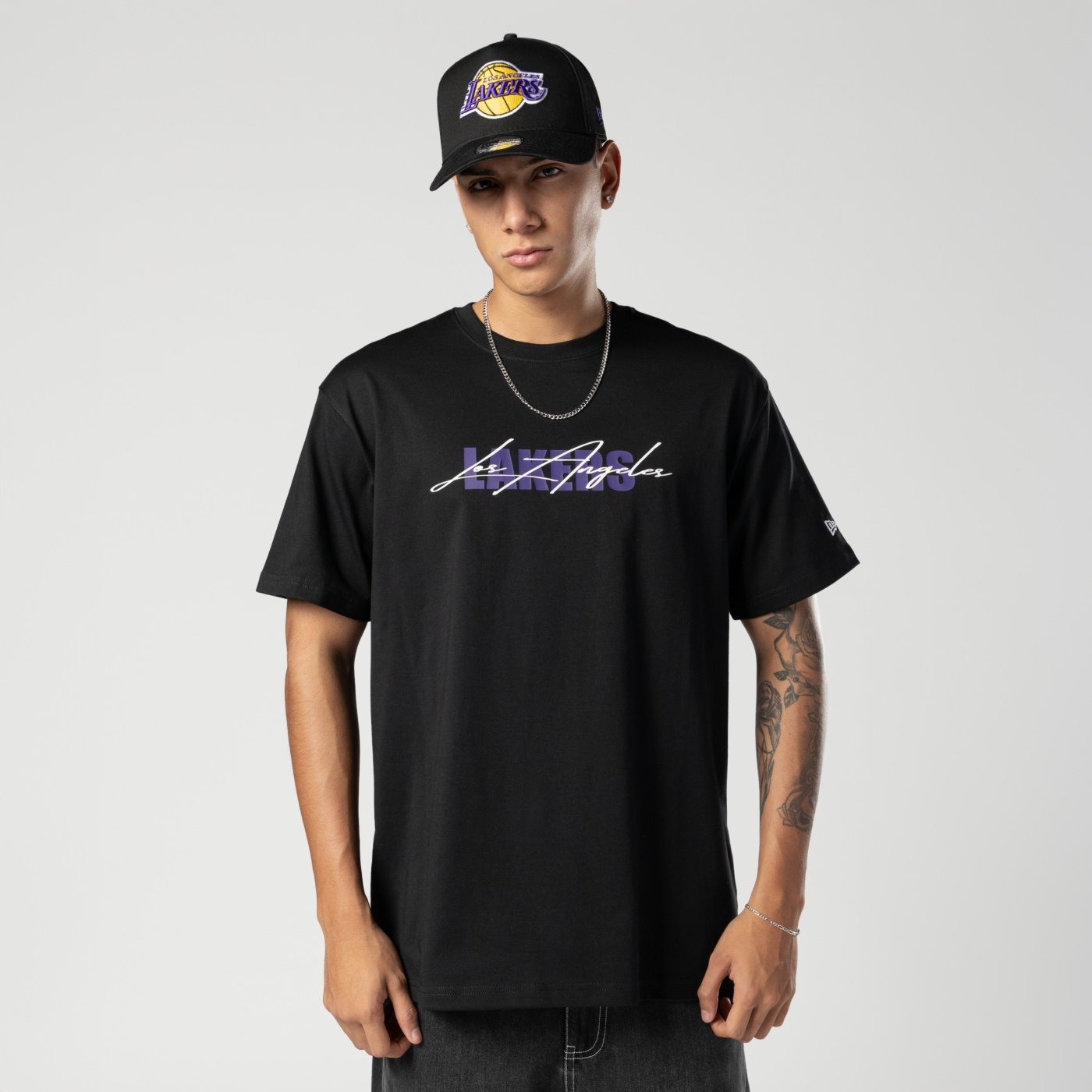 Camiseta New Era Lifestyle Los Angeles Lakers NBA Preto Preto 2