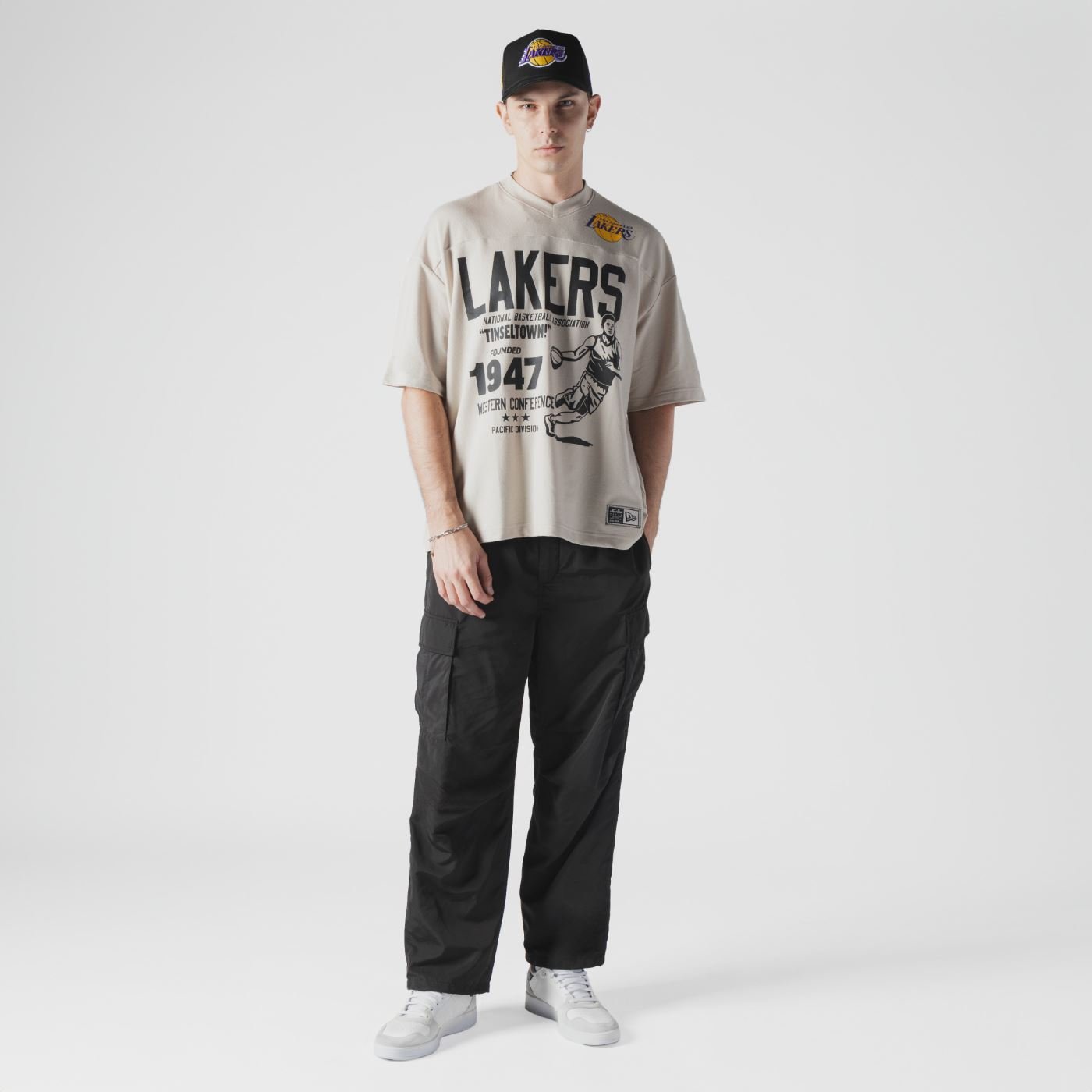 Camiseta New Era Oversize Los Angeles Lakers NBA Bege
