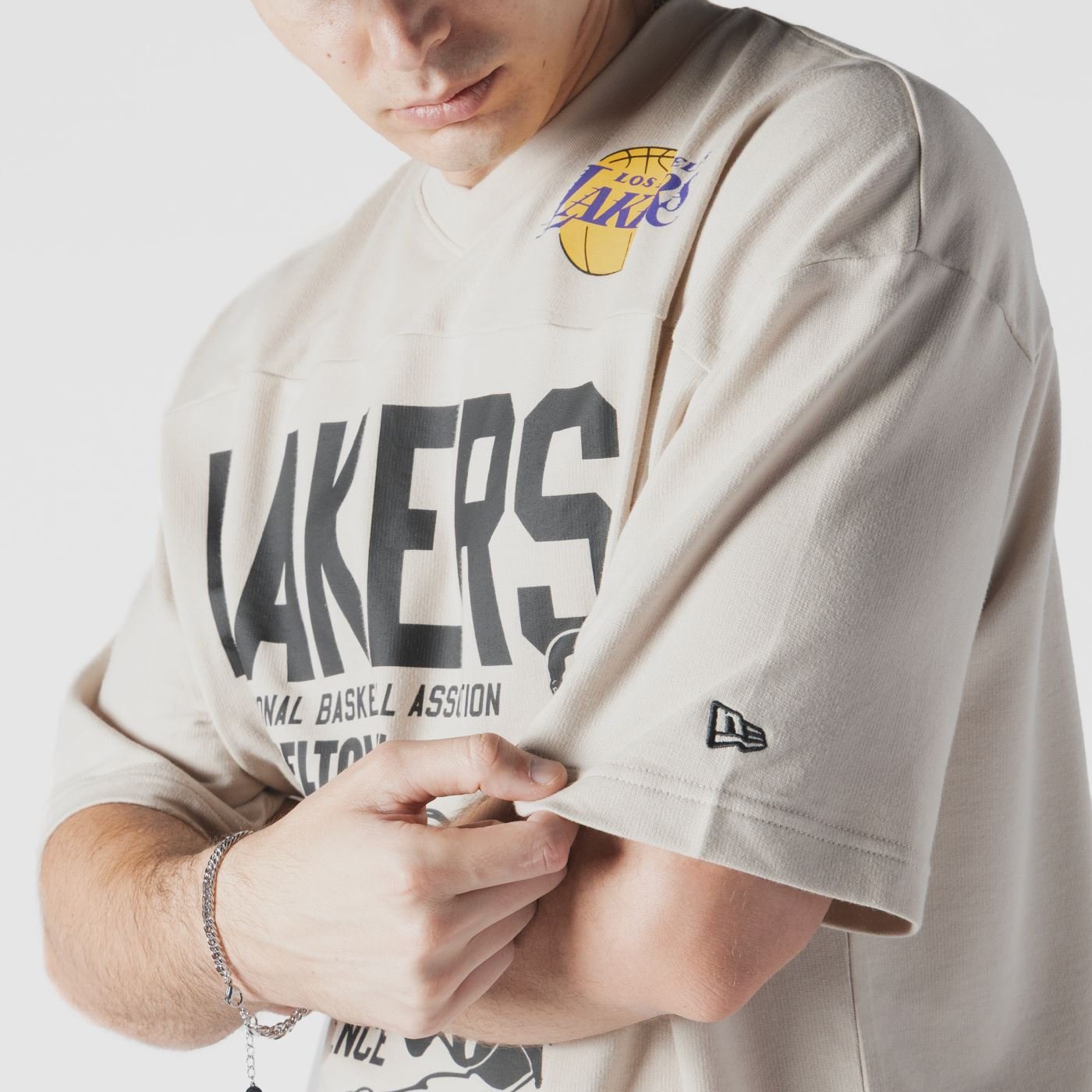 Camiseta New Era Oversize Los Angeles Lakers NBA Bege Bege 4